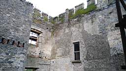 acastle
                          101205.jpg